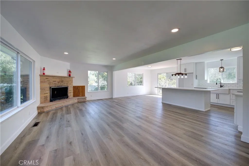 1550 Main St