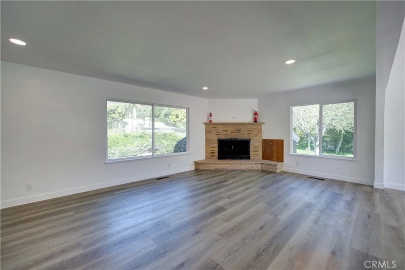 1550 Main St