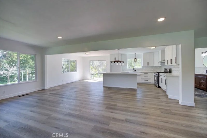 1550 Main St