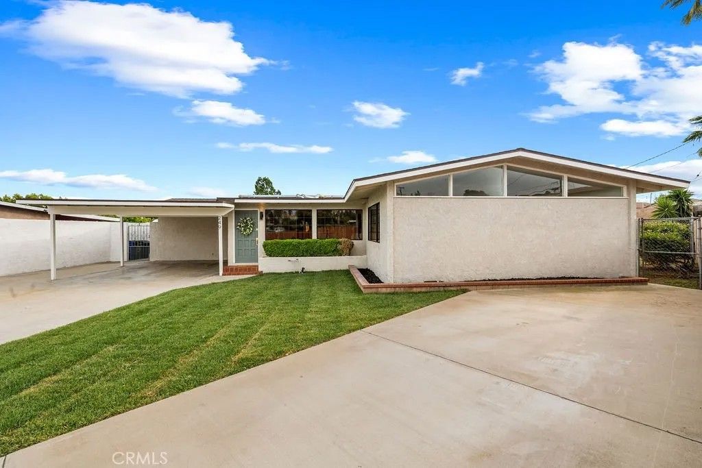 Photo of 249 W Alru St, Rialto, CA 92376 (MLS # OC26061874)