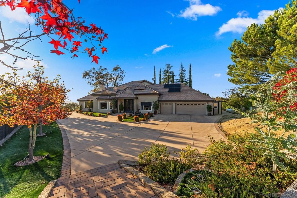 Photo of 29059 Meadow Glen Way W, Escondido, CA 92026 (MLS # 250041491)