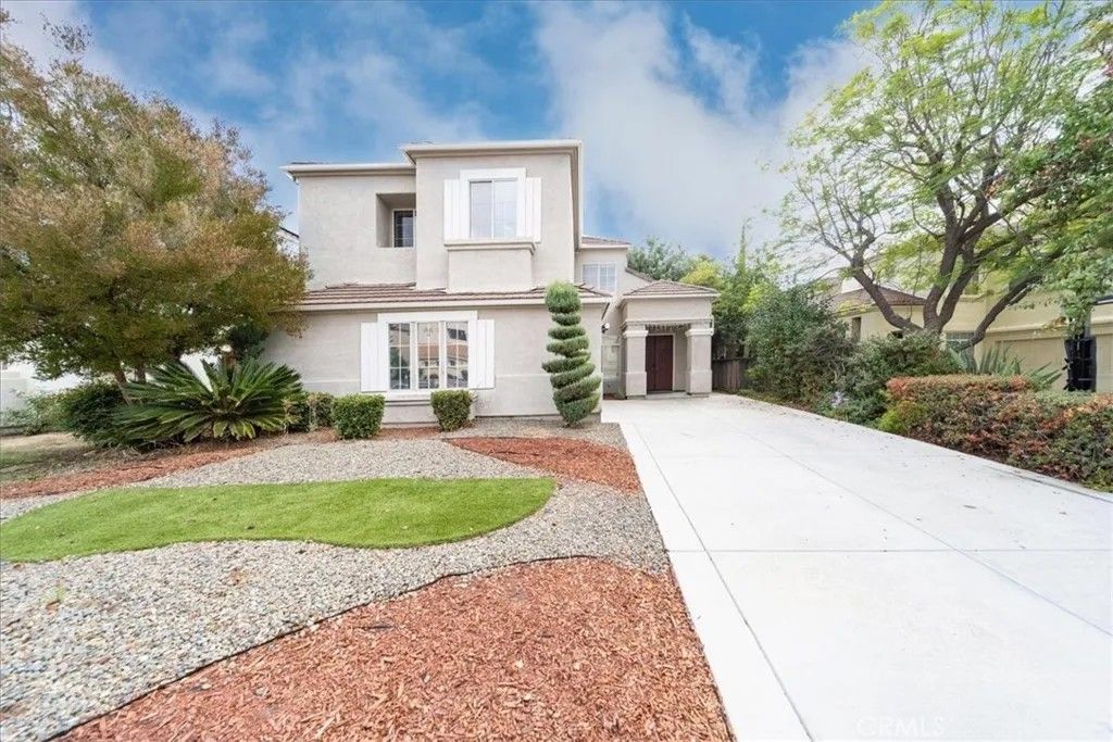 Photo of 39712 Corte Sta Barbara, Murrieta, CA 92563 (MLS # SW25240070)