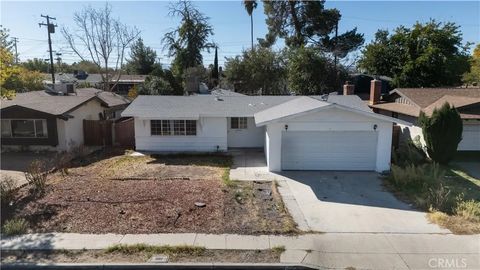 Tiny photo for 614 E Pondera St, Lancaster, CA 93535 (MLS # SR25247275)