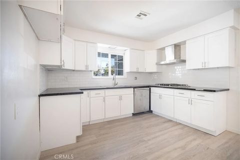 Tiny photo for 614 E Pondera St, Lancaster, CA 93535 (MLS # SR25247275)