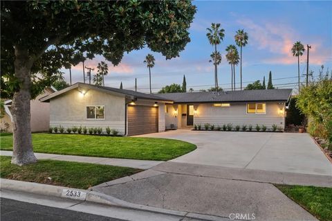 Tiny photo for 2533 W Chanticleer Rd, Anaheim, CA 92804 (MLS # OC25233116)