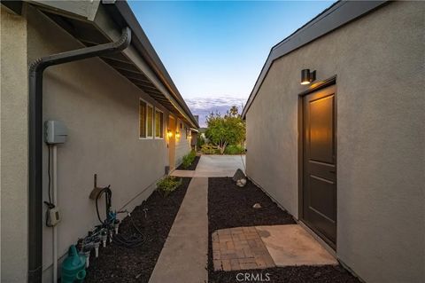 Tiny photo for 2533 W Chanticleer Rd, Anaheim, CA 92804 (MLS # OC25233116)
