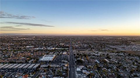 Tiny photo for 2533 W Chanticleer Rd, Anaheim, CA 92804 (MLS # OC25233116)