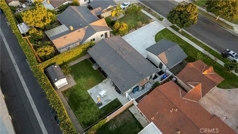 Tiny photo for 2533 W Chanticleer Rd, Anaheim, CA 92804 (MLS # OC25233116)