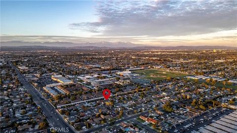 Tiny photo for 2533 W Chanticleer Rd, Anaheim, CA 92804 (MLS # OC25233116)