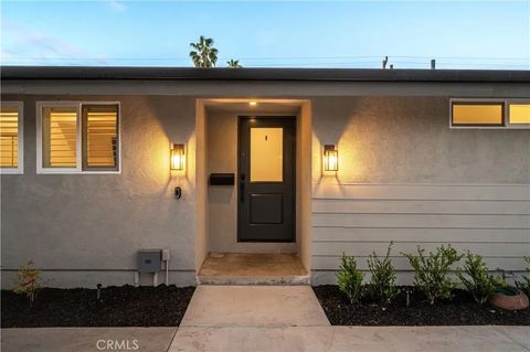 Tiny photo for 2533 W Chanticleer Rd, Anaheim, CA 92804 (MLS # OC25233116)