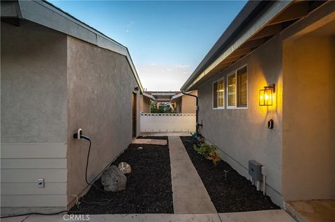Tiny photo for 2533 W Chanticleer Rd, Anaheim, CA 92804 (MLS # OC25233116)