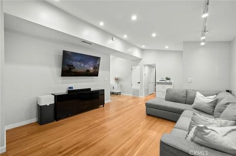 Tiny photo for 2533 W Chanticleer Rd, Anaheim, CA 92804 (MLS # OC25233116)