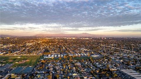 Tiny photo for 2533 W Chanticleer Rd, Anaheim, CA 92804 (MLS # OC25233116)
