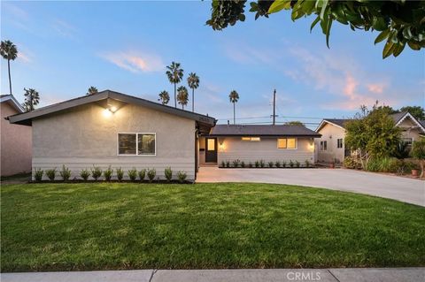 Tiny photo for 2533 W Chanticleer Rd, Anaheim, CA 92804 (MLS # OC25233116)