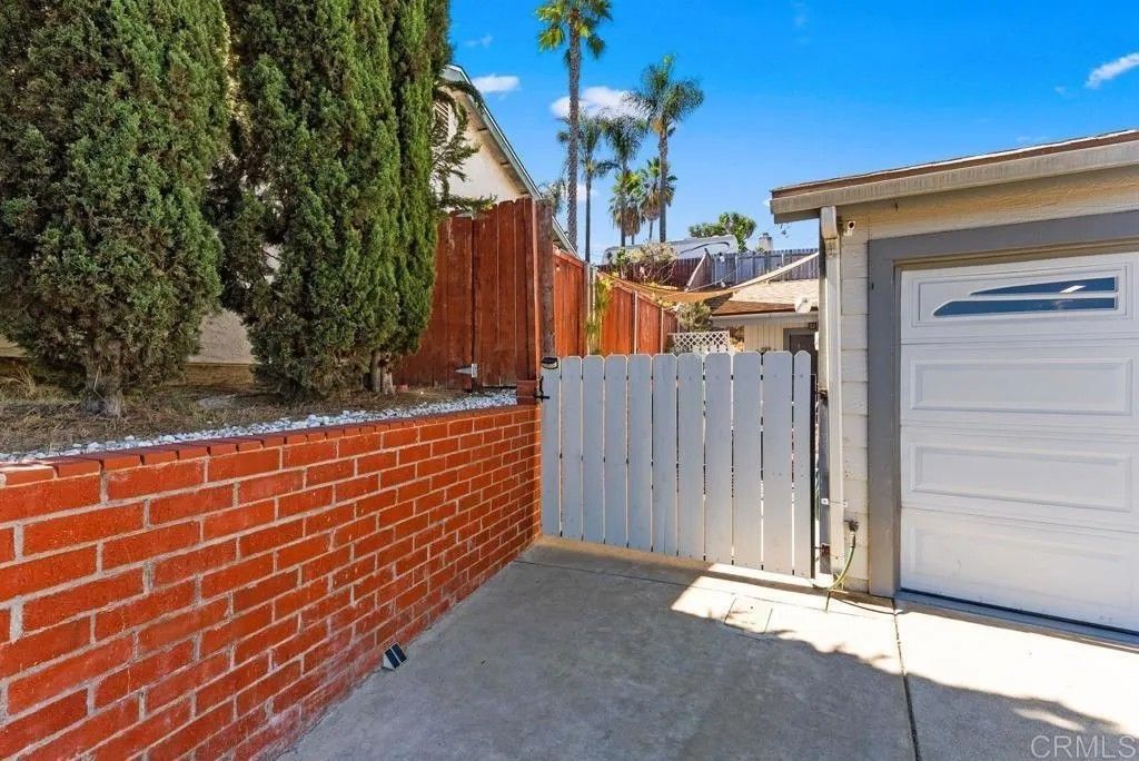 Photo of 1233 Titan Ct, Escondido, CA 92026 (MLS # NDP2511471)