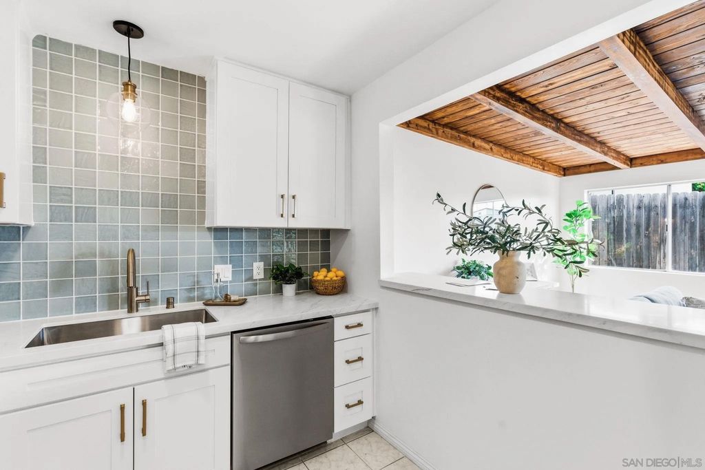 Photo of 805 Madison Ave, Chula Vista, CA 91911 (MLS # 260003017)