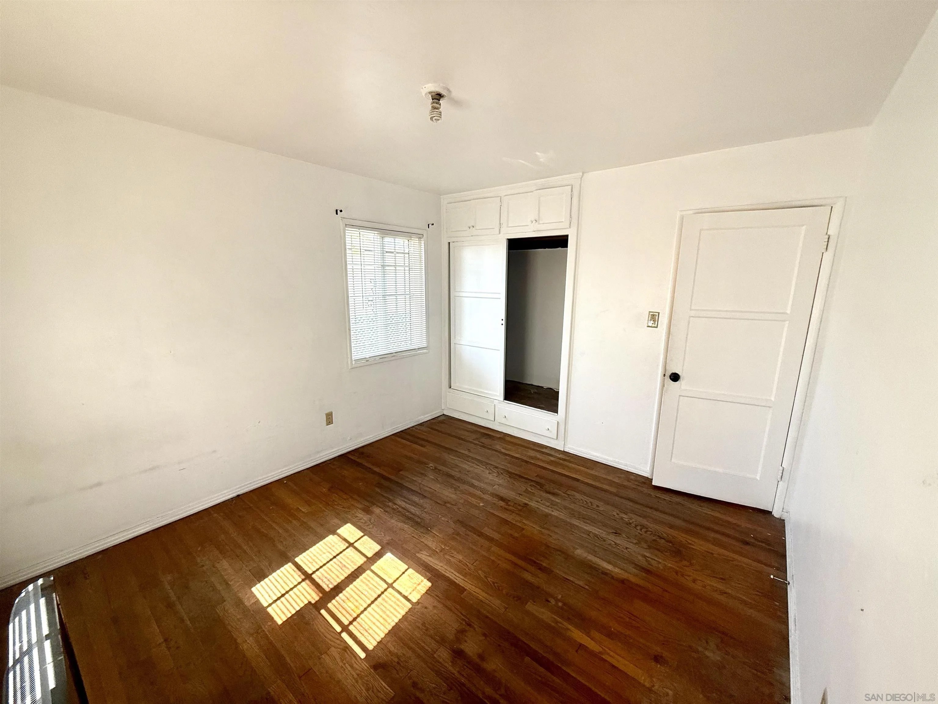 5128 La Paz Dr