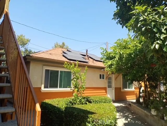 1519 N Ross