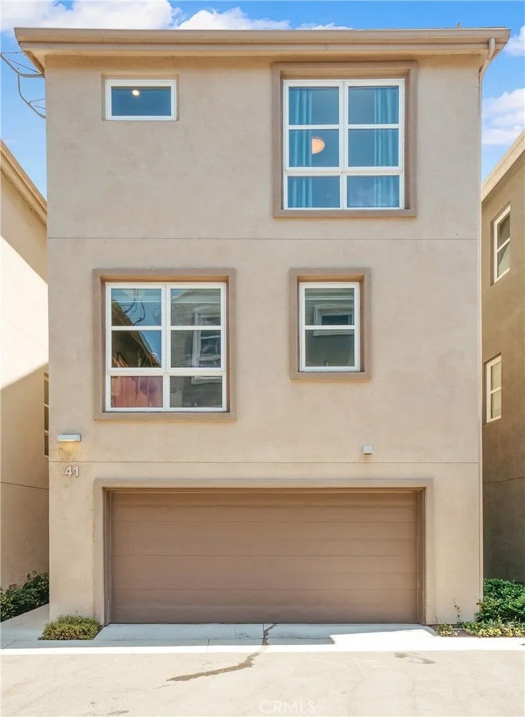 2700 E Chaucer East 41