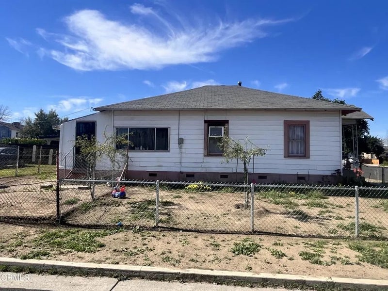 296 E Coolidge Street