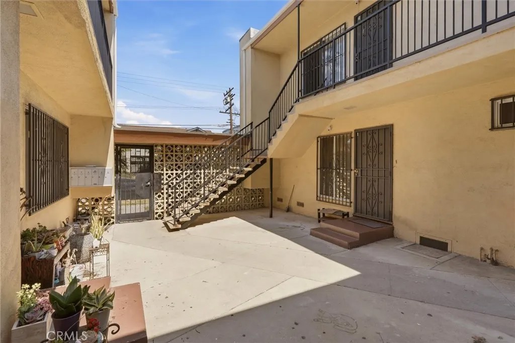 925 Larch