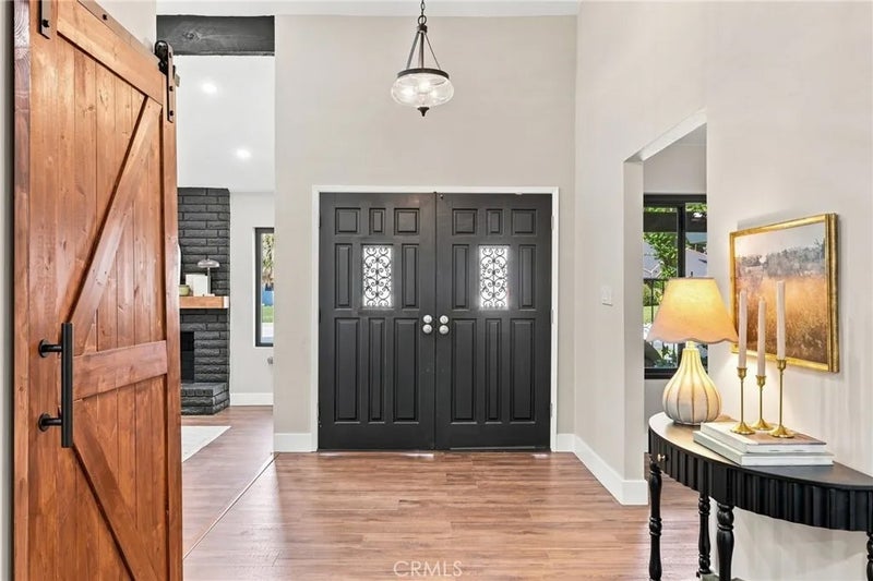6805 Saddleback