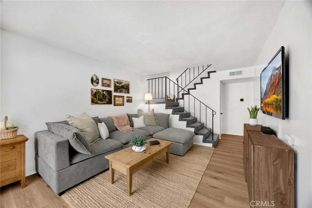 2148 Eveningside