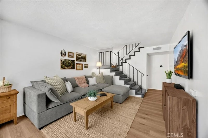 2148 Eveningside
