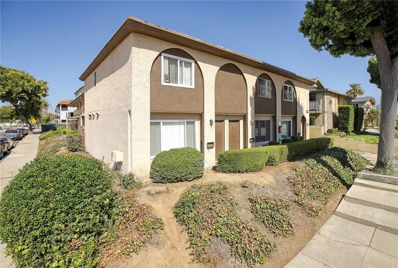10733 Orange Grove Avenue