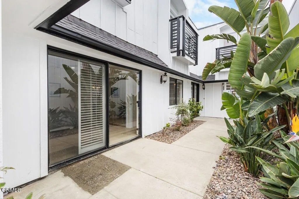 Photo of 4630 Eastbourne, Oxnard, CA 93035 (MLS # V1-36394)