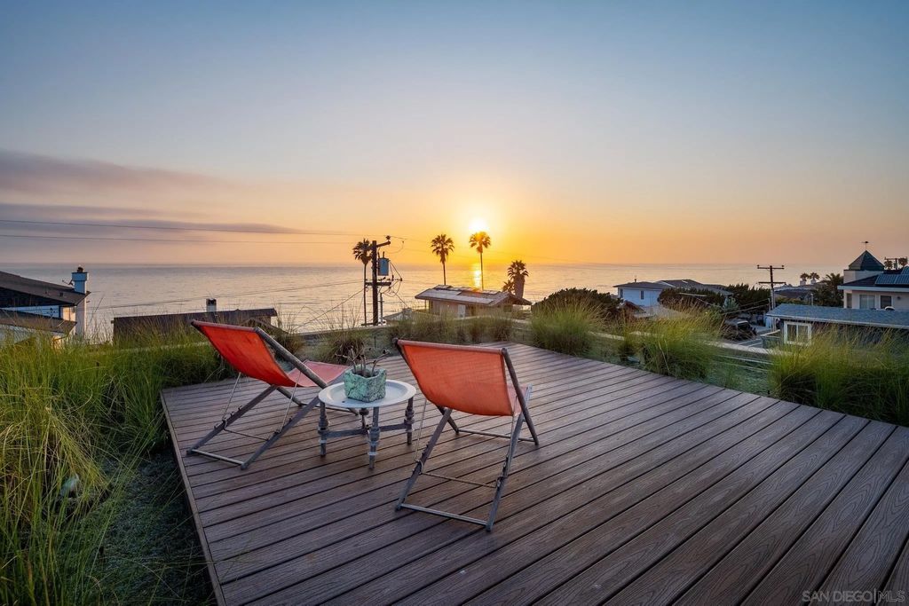 Photo of 1521 Neptune Ave, Encinitas, CA 92024 (MLS # 240021777)