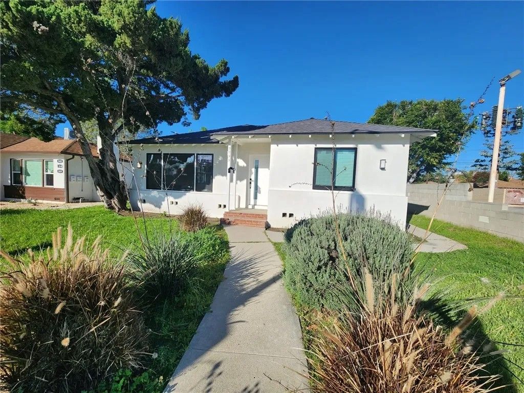 Photo of 9033 Lindley Avenue, Northridge, CA 91325 (MLS # SR26105295)