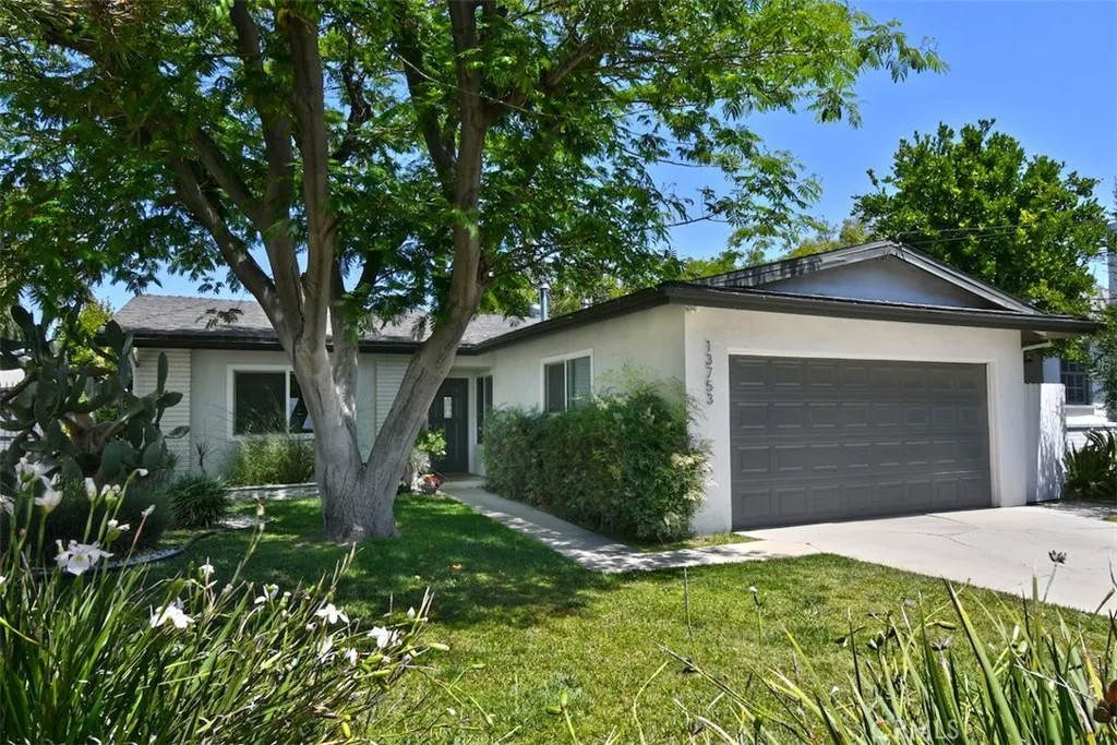 13753 Calvert
