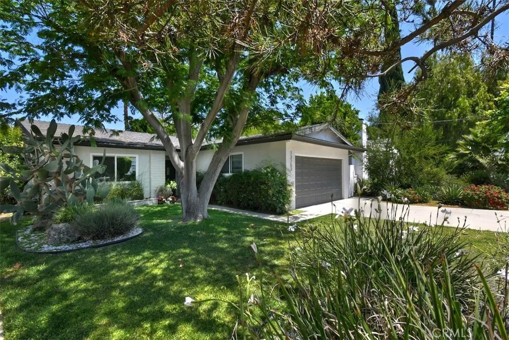 13753 Calvert
