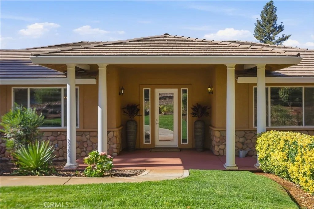 Photo of 14969 Woodland Park Drive, Forest Ranch, CA 95942 (MLS # OC26233835)