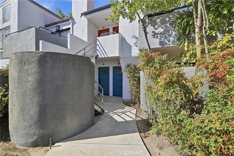 Photo of 2506 Chandler Avenue #255, Simi Valley, CA 93065 (MLS # SR26051246)