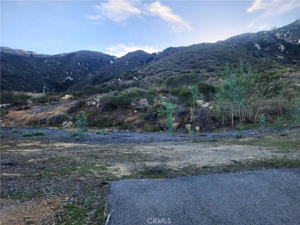 Photo of 29 Lakeview, Lake Elsinore, CA 92530 (MLS # SW25253652)