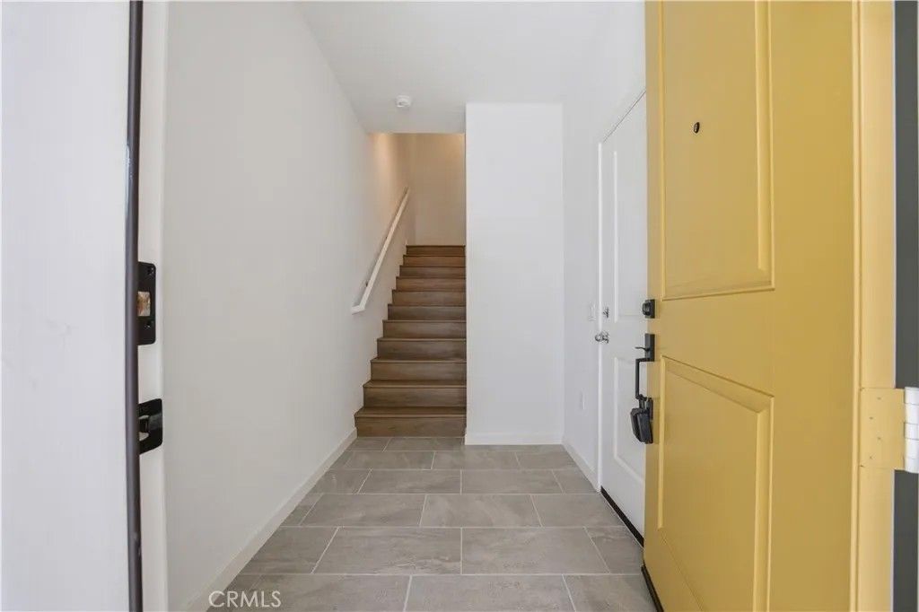 Photo of 9427 N Sepulveda Blvd #5, North Hills, CA 91343 (MLS # SR26067330)