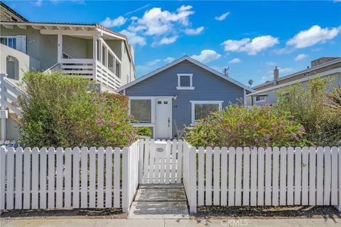Tiny photo for 318 8th Street, Huntington Beach, CA 92648 (MLS # OC26053025)
