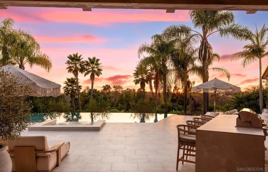 Photo of 7150 Via Del Charro, Rancho Santa Fe, CA 92067 (MLS # 260017341)
