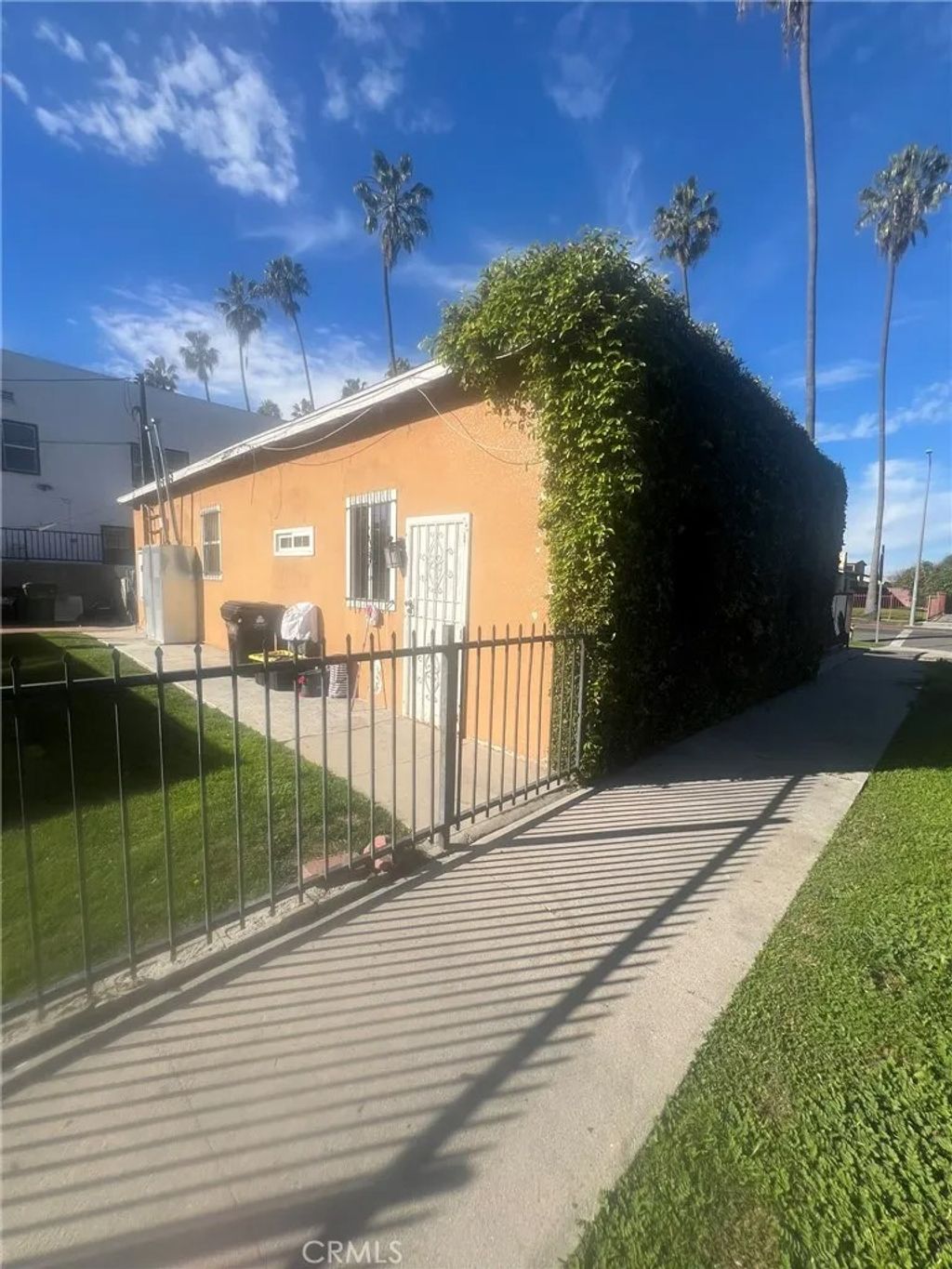 Photo of 2000 W 54th St, Los Angeles, CA 90062 (MLS # IN26016451)