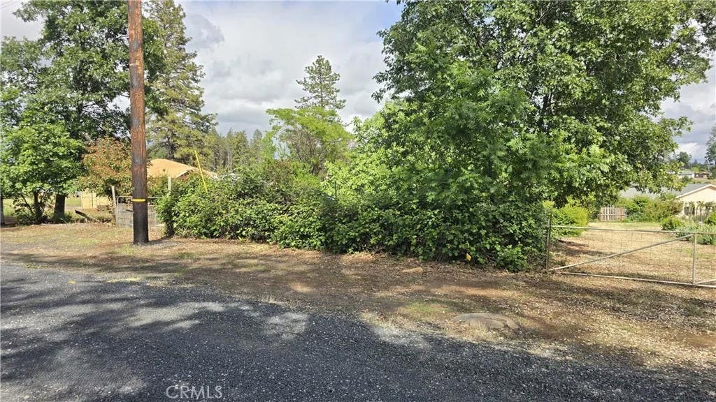 Photo of 5720 Round Tree DR, Paradise, CA 95969 (MLS # SN26089335)