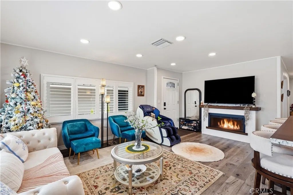 2320 Lake Glen 51