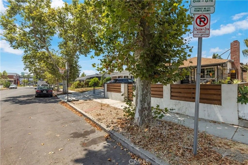 Photo of 6221 Agnes Avenue, North Hollywood, CA 91606 (MLS # SR26014572)