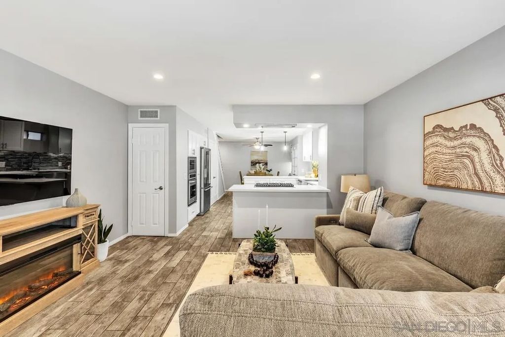 Photo of 465 Orange Ave, Coronado, CA 92118 (MLS # 250045849)