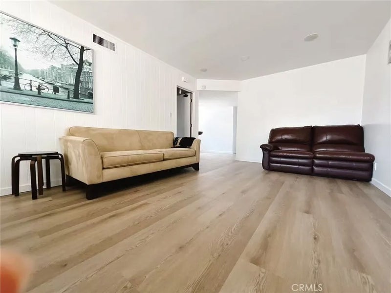 2235 Deepgrove