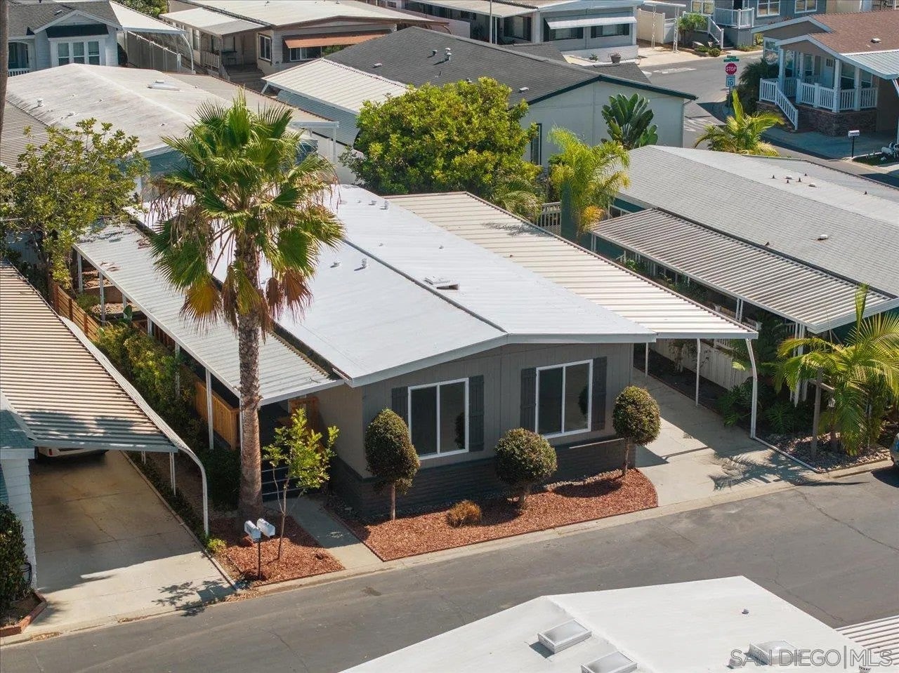 7110 Santa Cruz Street 54