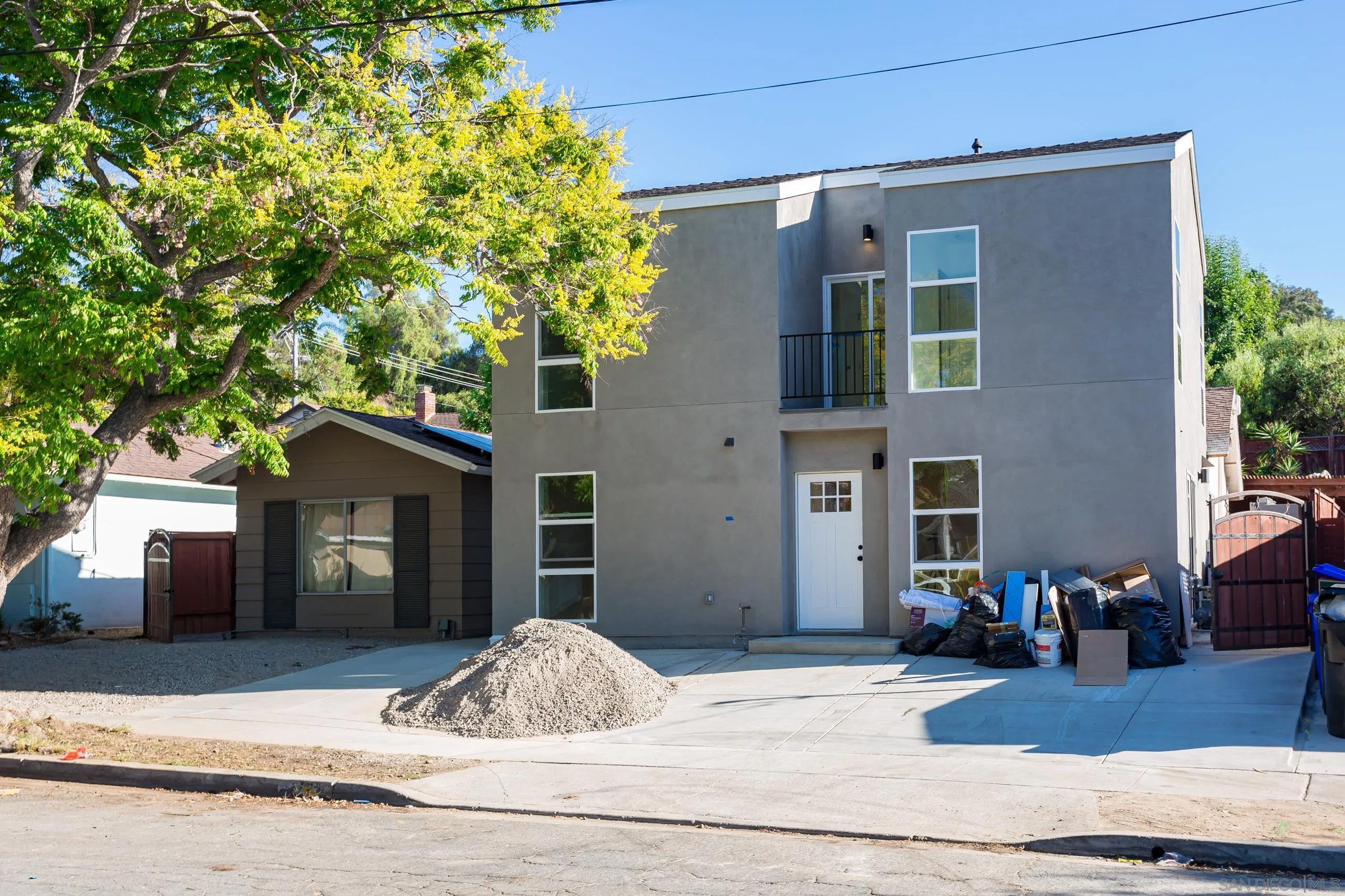 5721-23 Campanile Way