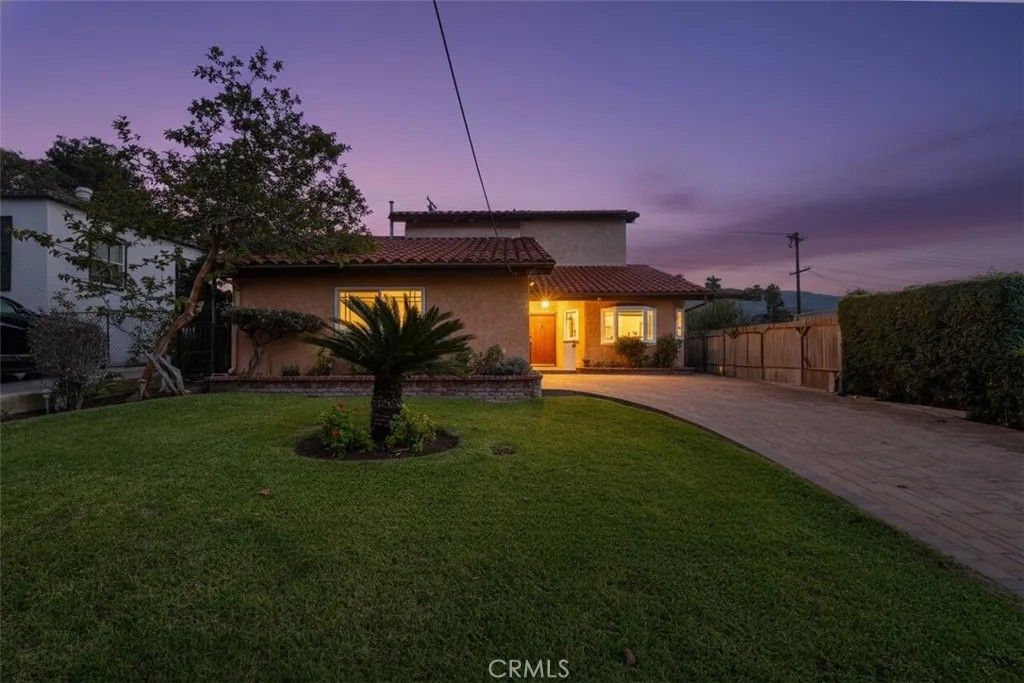 Photo of 658 Glenmore Blvd, Glendale, CA 91206 (MLS # MB25277758)
