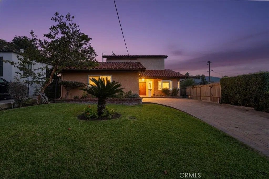 Photo of 658 Glenmore Blvd, Glendale, CA 91206 (MLS # MB25277758)